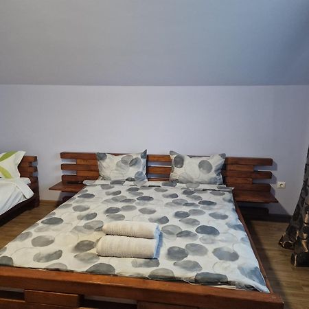 Casa Maya Săsciori Buitenkant foto